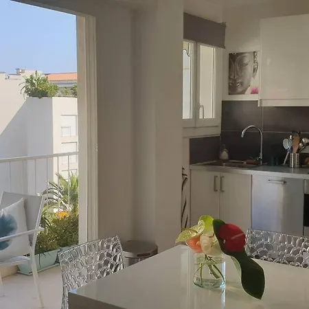 Centre Et A Pied Echappee Cannes