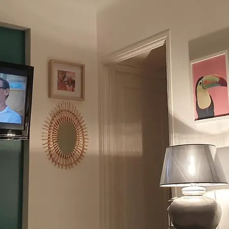 Centre Et A Pied Echappee *