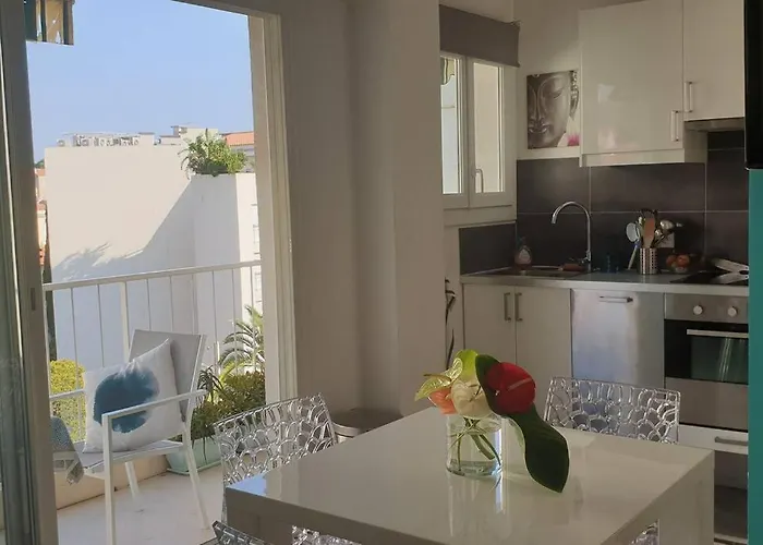 Centre Et A Pied Echappee Cannes