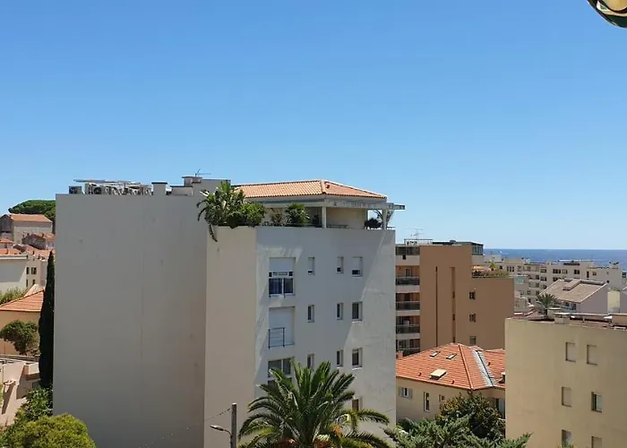 Centre Et A Pied Echappee * Cannes